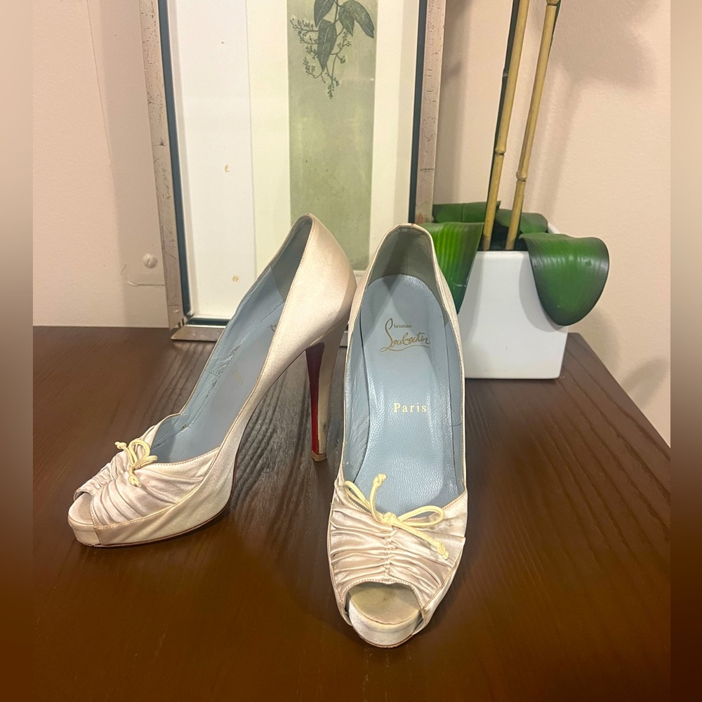 Authentic Louboutin heels! Fabulous!